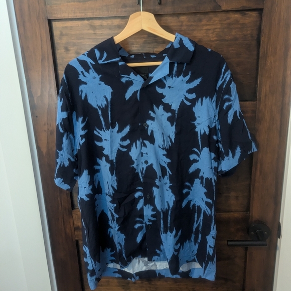 Vacation Button-Up - Picture 1 of 1